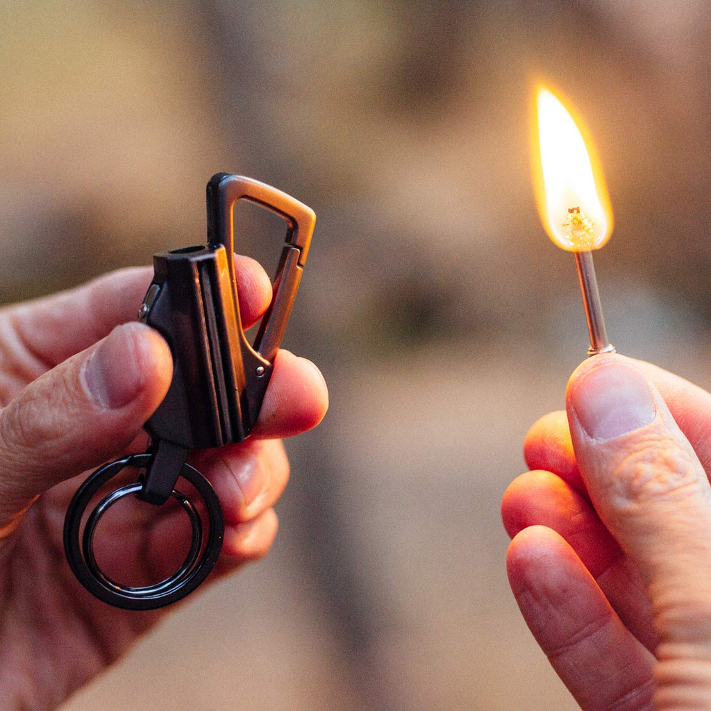 🔥 3-in-1 Dauerstreichholz & Karabiner-Schlüsselanhänger | Zündhilfe + Flaschenöffner